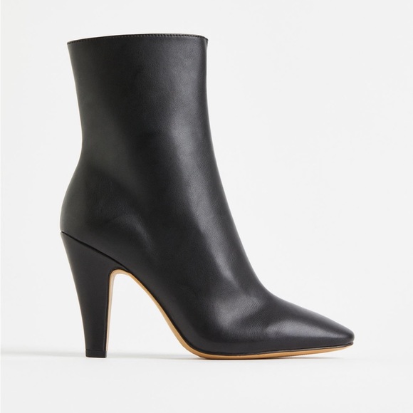 H&M Shoes - NWOB - Black Ankle Boots